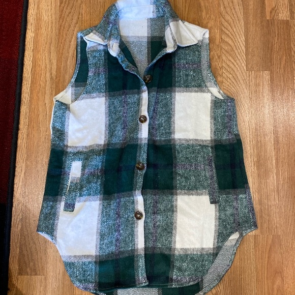 VEST - Picture 1 of 2
